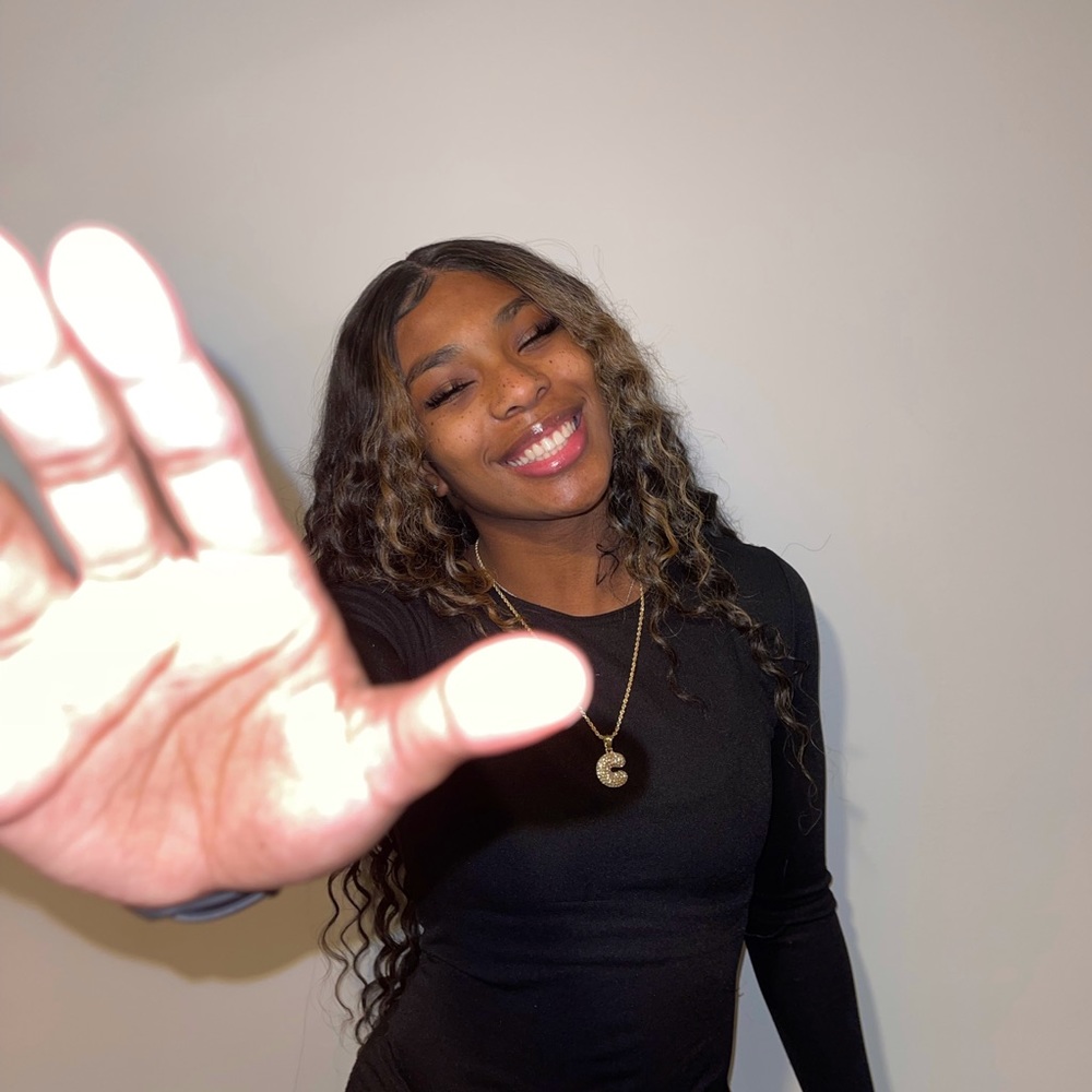 Meet your Posher, Crystal